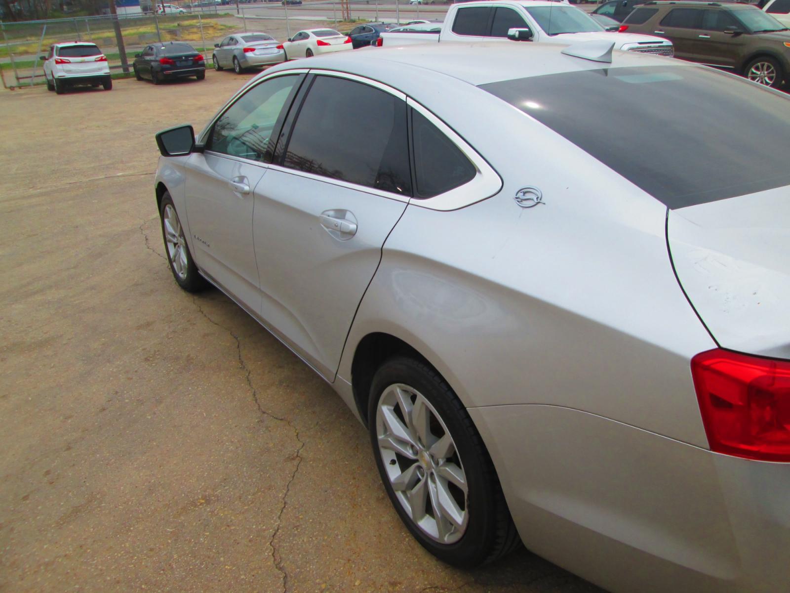 2019 SILVER /GRAY Chevrolet Impala LT (1G11Z5SA5KU) with an 2.5L L4 DOHC 16V engine, 6A transmission, located at 1815 NE 28th St., Fort Worth, TX, 76106, (817) 625-6251, 32.795582, -97.333069 - Photo #6
